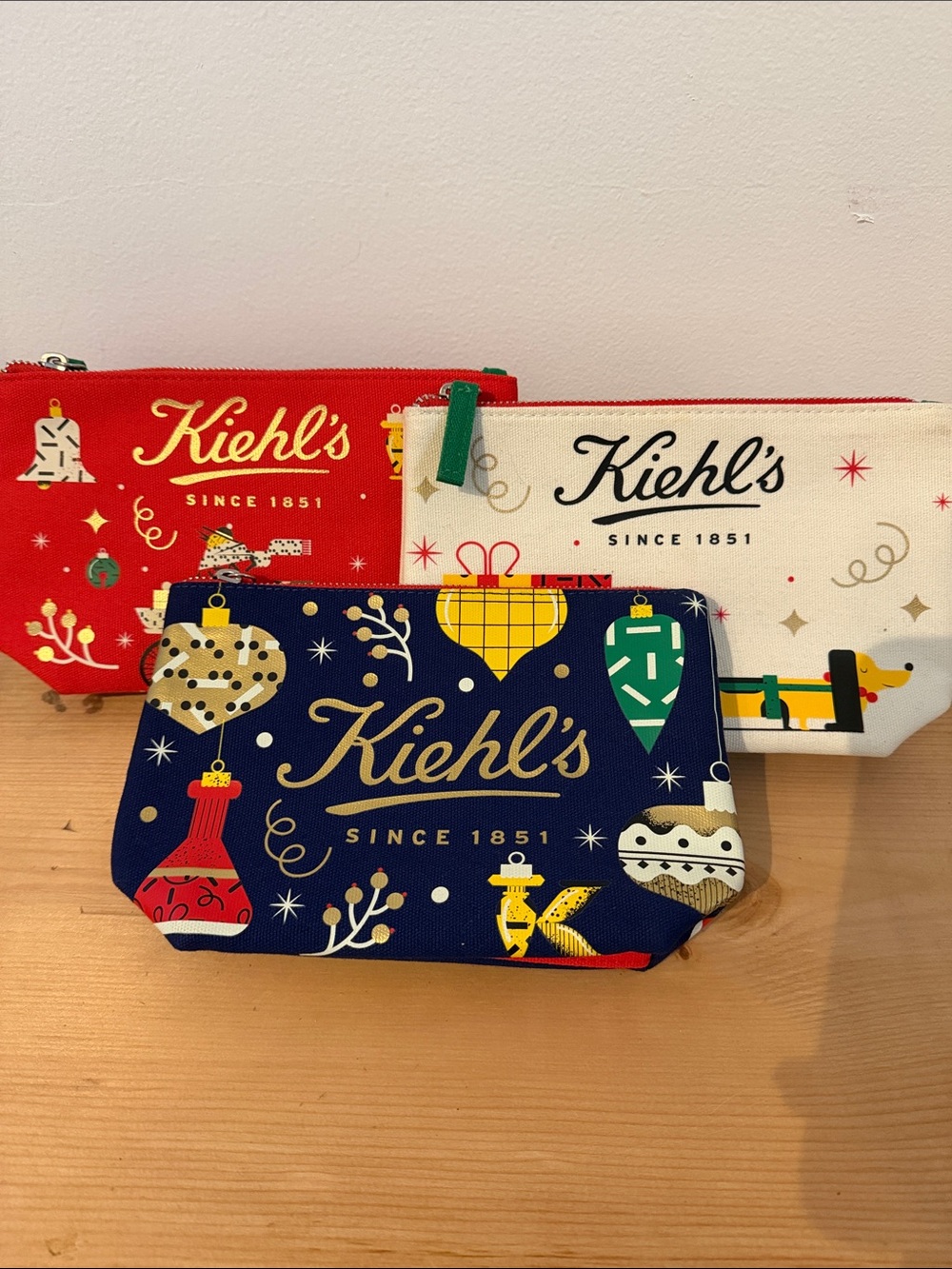 Kiehl's Kids Holiday Pouch Trio – Navy, Red, White